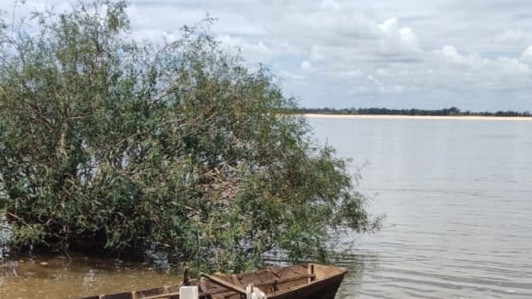 Pescador es encontrado muerto en aguas del río Paraná